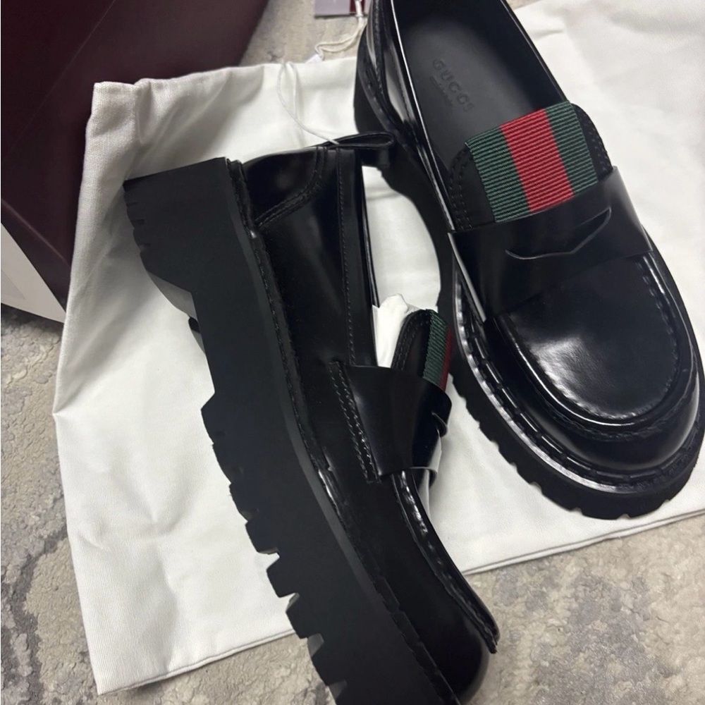 New Web Gucci Black Leather Loafers size 41 - Picture 3 of 5
